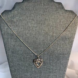 20" .925 Sterling Box Snake Chain With .925 Filigree Heart Charm Pendant. (407)